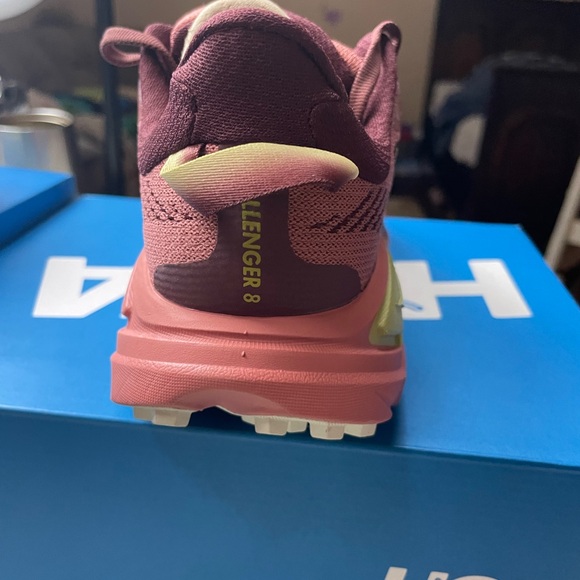 Hoka Challenger 8 in Pink and Green - Picture 4 of 5